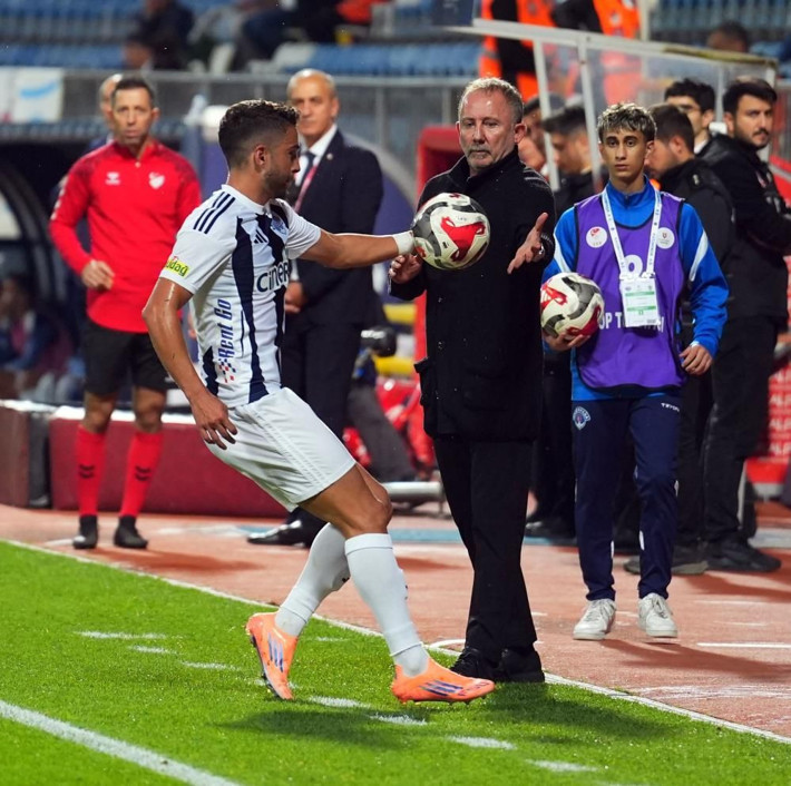 Olay tezahürat sonrası Orkun Kökçü taraftarın yanına gitti - Resim: 5