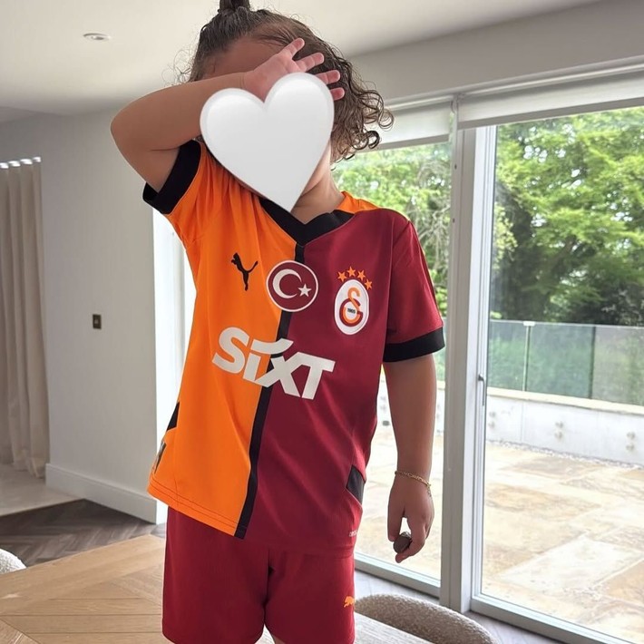 Eski eşin Galatasaray paylaşımı Leeds United'ı karıştırdı: Kaptanlığı alınsın! - Resim: 4