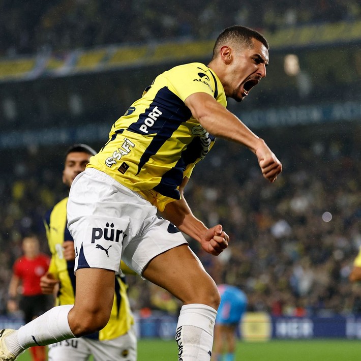 Devin Özek Ahmet Nur Çebi'nin bedavaya gönderdiği oyuncuya kapıyı gösterdi: Tam 12 futbolcunun hesabını kestik - Resim: 4