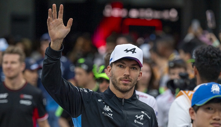 F1 pilotu Pierre Gasly, FC Versailles'a ortak oldu