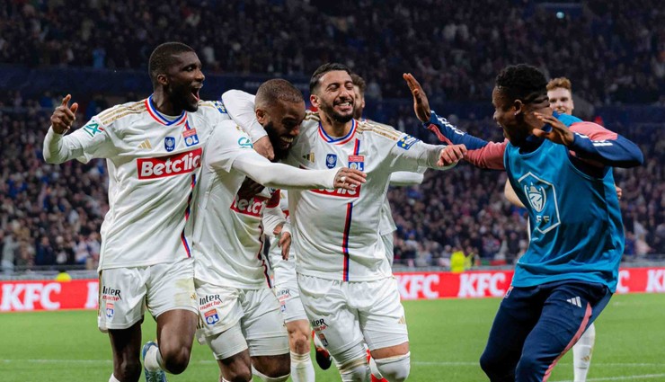 Fransa Kupası'nda finale kalan Lyon'da davullu kutlama