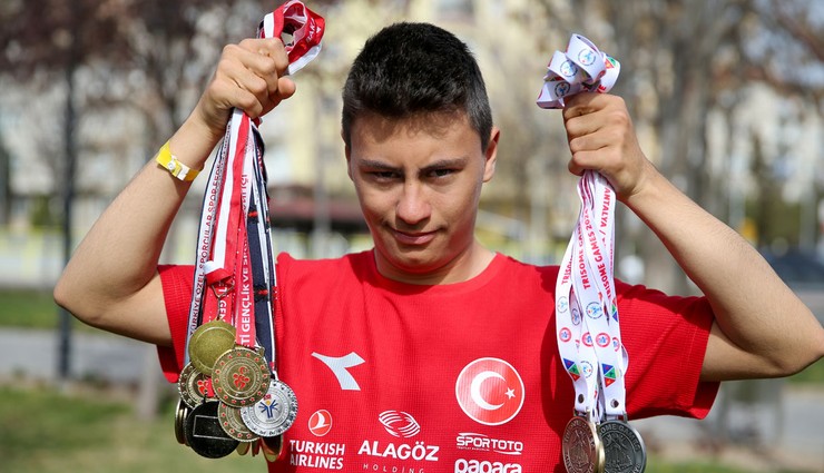 Down sendromlu rekortmen atlet Muhammet Eren Uysal, yeni başarılar peşinde