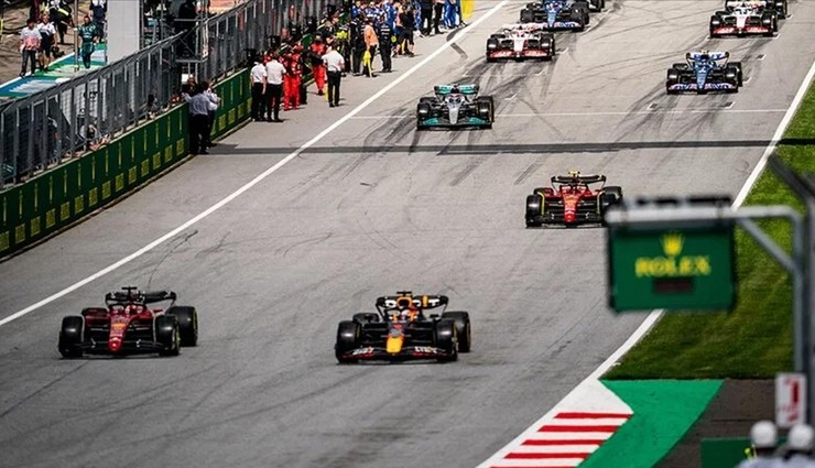Formula 1'de heyecan Çin'de devam edecek