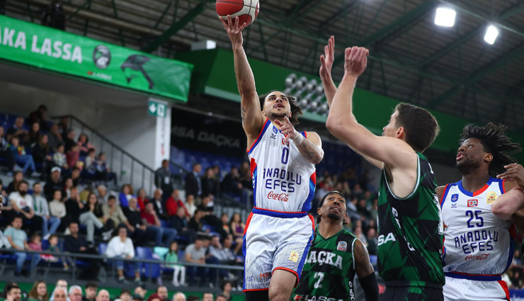 Anadolu Efes sezonu lider bitirdi