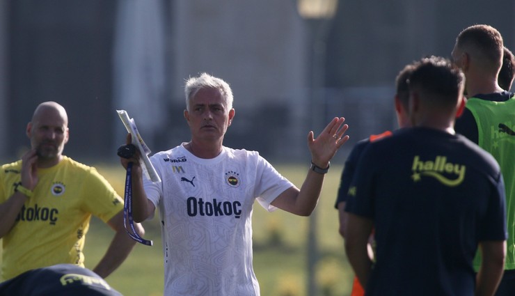 Mourinho'nun ilk idmanında dikkat çeken hareket