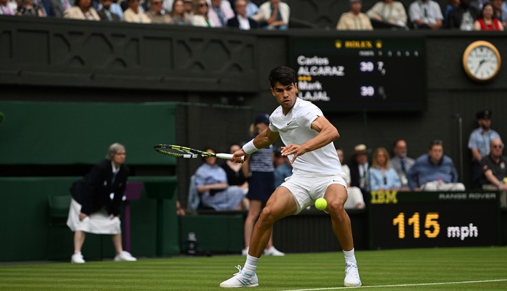 Wimbledon'da son şampiyon Alcaraz, ikinci tura yükseldi