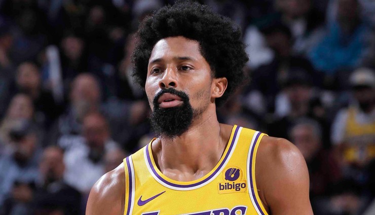 Dallas Mavericks 31 yaşındaki oyuncu kurucu Spencer Dinwiddie ile anlaştı