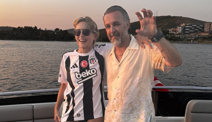 Sharon Stone Beşiktaş formasını giydi