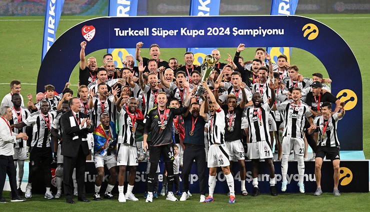 Topa dokunmadan Süper Kupa sahibi oldu! 750 bin euroya gitti