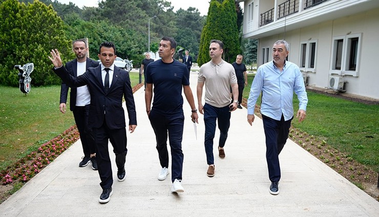 Van Bronckhorst, Feyyaz Uçar ve Samet Aybaba arasında kritik toplantı!