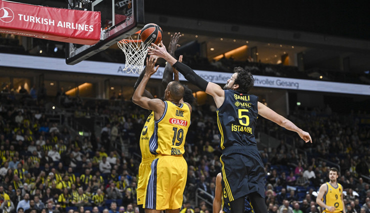 Fenerbahçe Beko, Berlin'de galip!