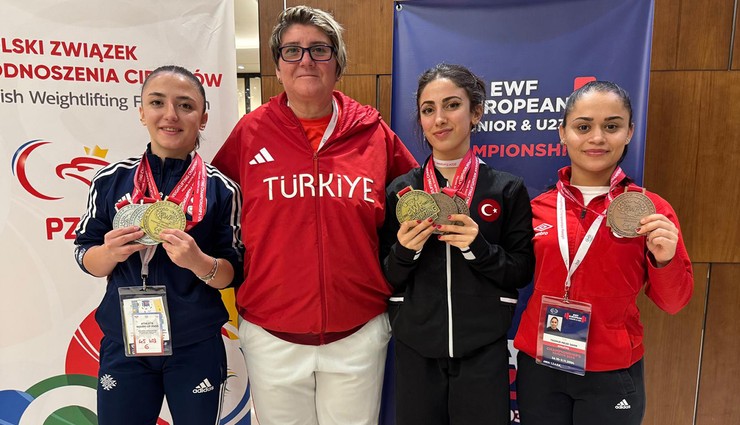 Avrupa şampiyonu milli halterciler, Polonya'da rekorlarla gelen madalyaları değerlendirdi