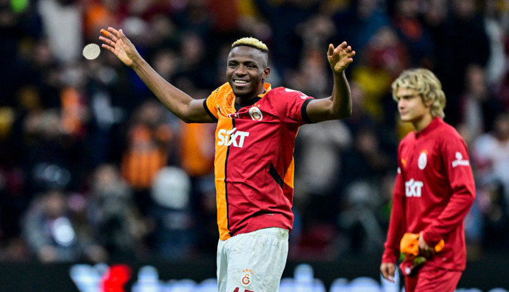 Victor Osimhen milli takıma mutlu gitti
