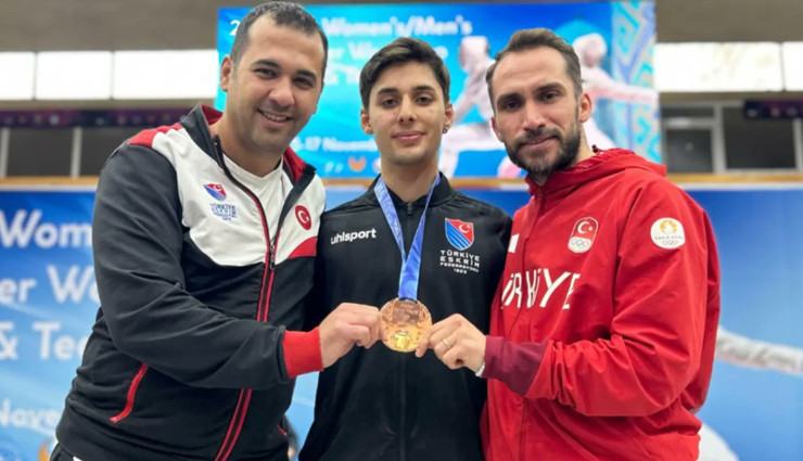 Özbek rakibine 15-10 kaybetti bronz madalyanın sahibi oldu