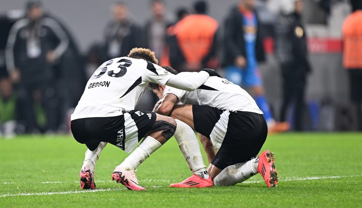 Göztepe yenilgisi Beşiktaş'ta futbolcuları yıktı! Stattan böyle çıktılar
