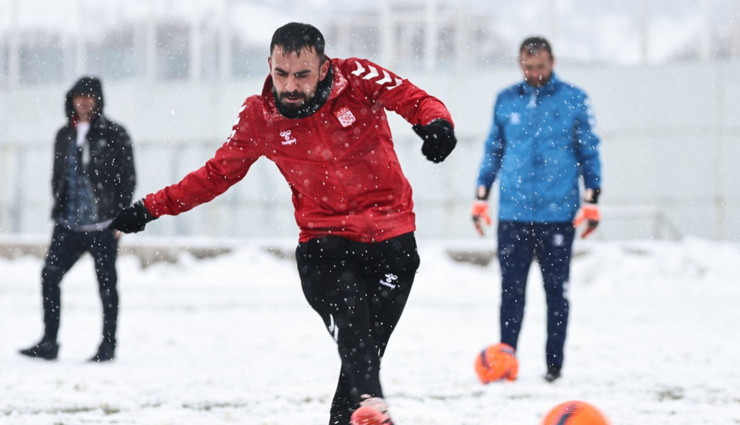 Galatasaray maçı öncesi Sivasspor'un idmanı yarıda kaldı