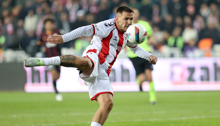 Sivasspor'dan Rey Manaj açıklaması: Futbolun bir parçası