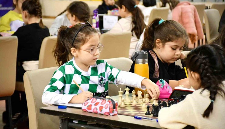 Balıkesir’de satranç turnuvasına büyük ilgi