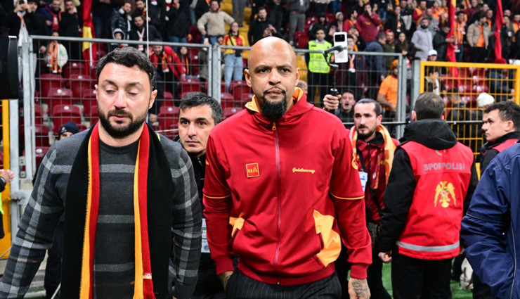 Felipe Melo Galatasaray tribününde şov yaptı