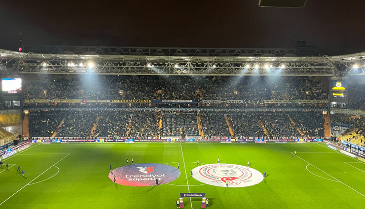Fenerbahçe tribünlerinden Ali Koç'a ve Galatasaray'a tepki