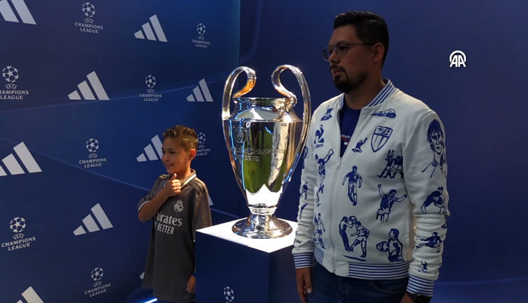 UEFA Şampiyonlar Ligi kupası Bogota’da sergilendi