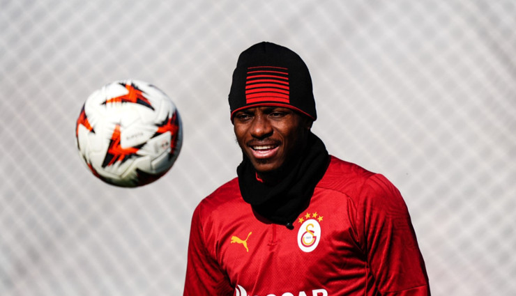 Victor Osimhen yakın arkadaşını Florya'ya getirdi