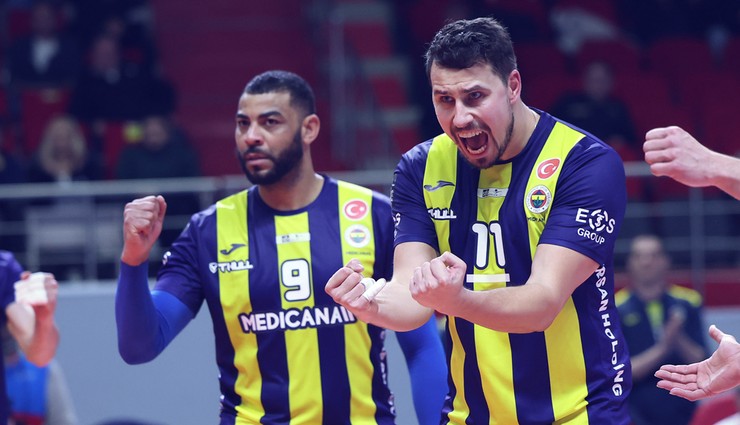 Efeler Ligi'ndeki derbiyi Fenerbahçe kazandı
