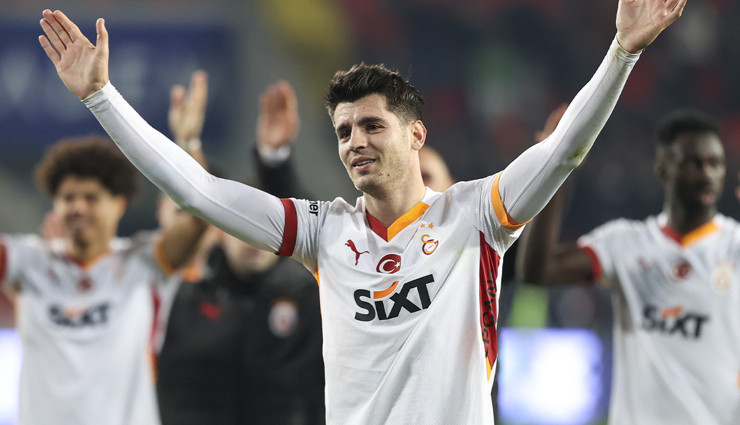 Alvaro Morata sarı-kırmızılı formayla tanıştı!