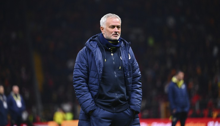 Mourinho'dan Galatasaray kulübesine sert sözler: Maymun gibi zıpladılar