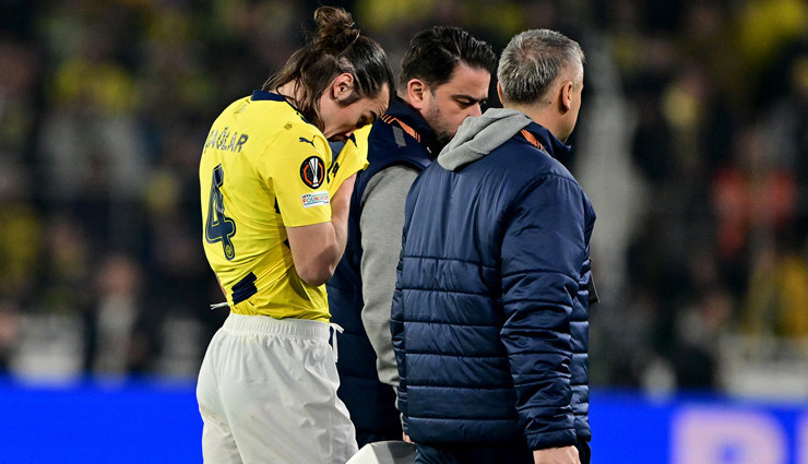Fenerbahçe'den Çağlar Söyüncü açıklaması! Sağ arka adalesinde yoğun ödem ve kanama tespit edildi