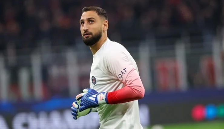 Gianluigi Donnarumma'ya kutlama