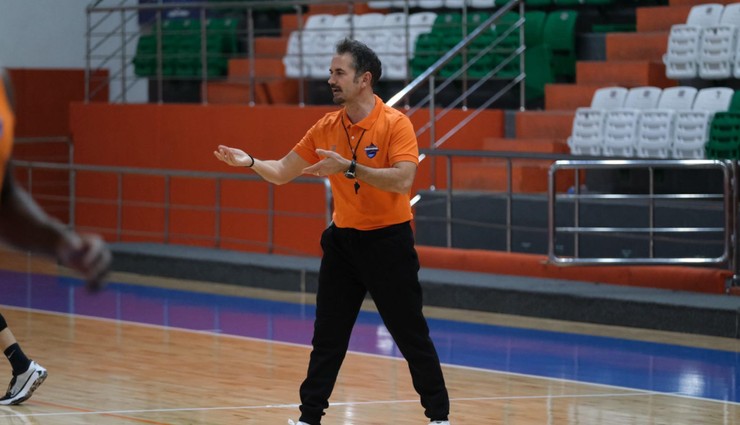 Karşıyaka, Ahmet Çakı'yı göreve getirdi