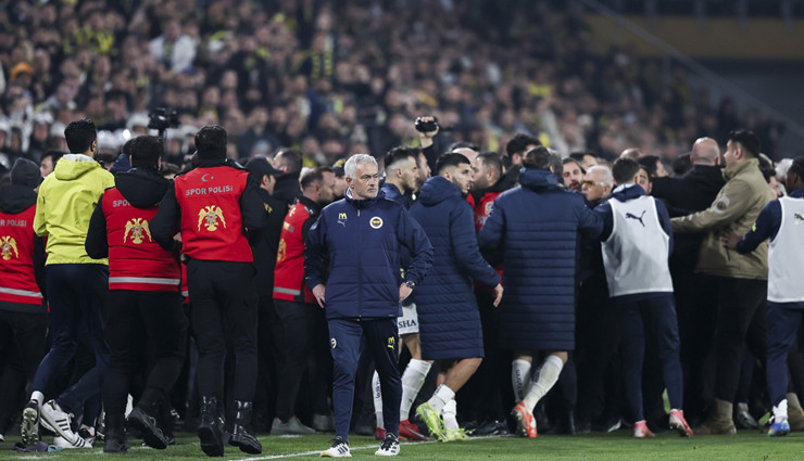 Fenerbahçe'den derbi sonrası flaş karar! Mourinho stattan ayrıldı