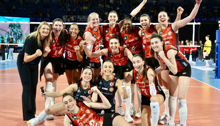 Eczacıbaşı, VakıfBank'ı eledi ve finalde Fenerbahçe'nin rakibi oldu