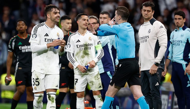 Önce penaltı dedi sonra iptal etti! Real Madrid...