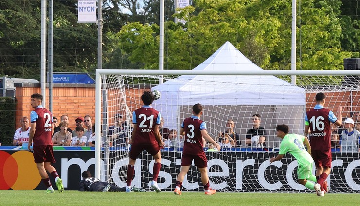 Trabzonspor U19, UEFA Gençlik Ligi'nde 2. oldu