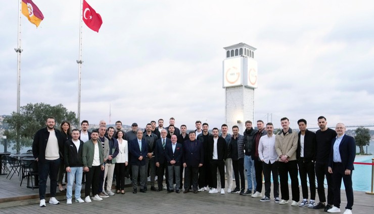 Galatasaray'da oyuncular sezona veda yemeğinde buluştu