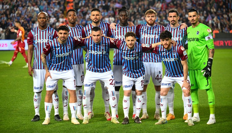 Trabzonspor'da sakatlık! Sedyeyle oyundan çıktı