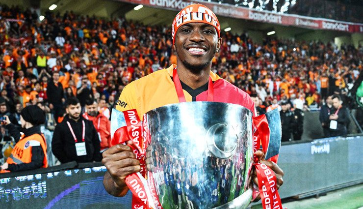 Osimhen'den 3 yıllık imza! Anlaşma sağladığı rakam herkesi şaşırttı