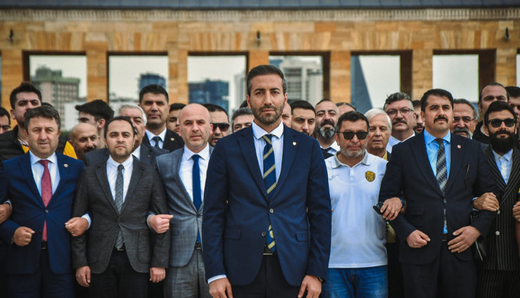 Ankaragücü'nde yeni yönetim Anıtkabir'i ziyaret etti