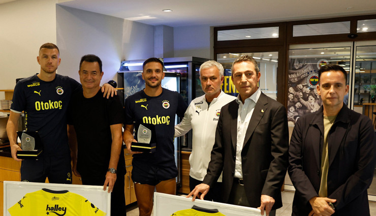 Fenerbahçe, Dusan Tadic ve Edin Dzeko'yu plaketle uğurladı