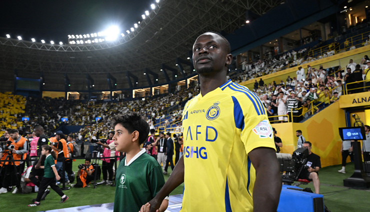 Sadio Mane de bize gelecek deyip Amara Diouf'un işini bitirmişler