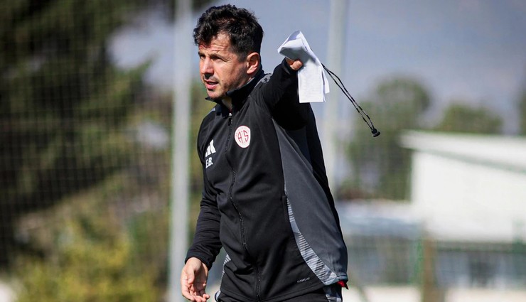 Emre Belözoğlu: Mourinho iyi bir hoca ama bu sezon başarısızdı!