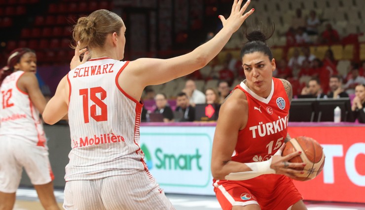 Tilbe Şenyürek: Çok psikolojik bir ülkeyiz, çabuk demoralize oluyoruz
