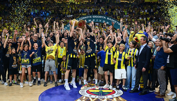 Fenerbahçe Beko, sezonda 84 maça çıktı 3 kupayı müzesine götürdü