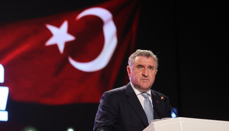 Bakan Bak’tan Süper Lig paylaşımı: Özledik... Bekledik... Kavuşuyoruz!