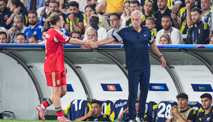 Mourinho ile Kerem Aktürkoğlu böyle selamlaştı