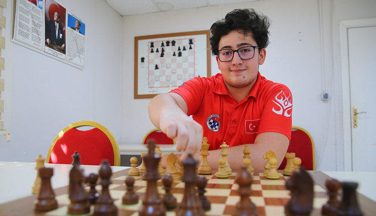 Milli satranççı Serdar'ın hedefi "uluslararası usta" ünvanına İtalya'da ulaşmak