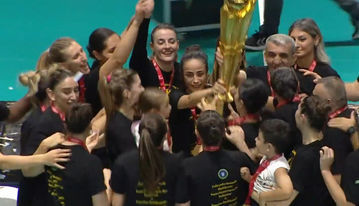 Hentbol Kadınlar Süper Kupa'yı Bursa Büyükşehir Belediyespor kazandı
