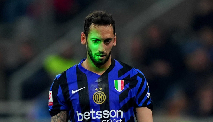 Hakan Çalhanoğlu Galatasaray'a gelmek için her yolu deniyor